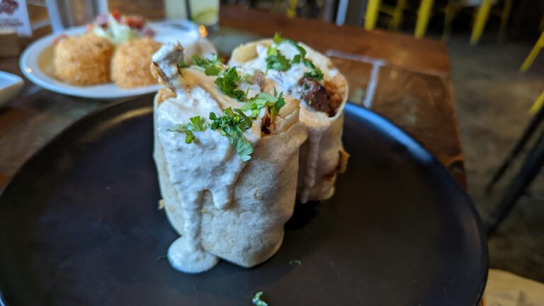 crispy cheese roll at natunkicho